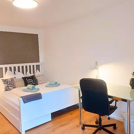 3 Schlafzimmer I Balkon I Tischkicker Fuer 5 Personen Nahe Uni & Center *