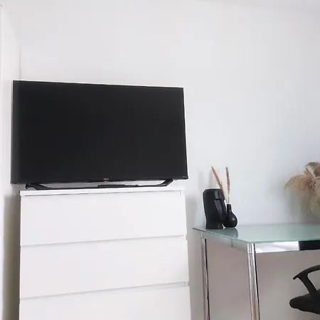 شقة 4 Schlafzimmer I Balkon I Fuer 5 Personen Nahe Uni & City Center أولم